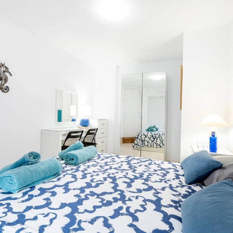 K1. Cozy Las Flores with Pool - Apartment - 9