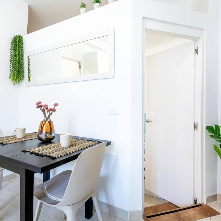 K1. Cozy Las Flores with Pool - Apartment - 24
