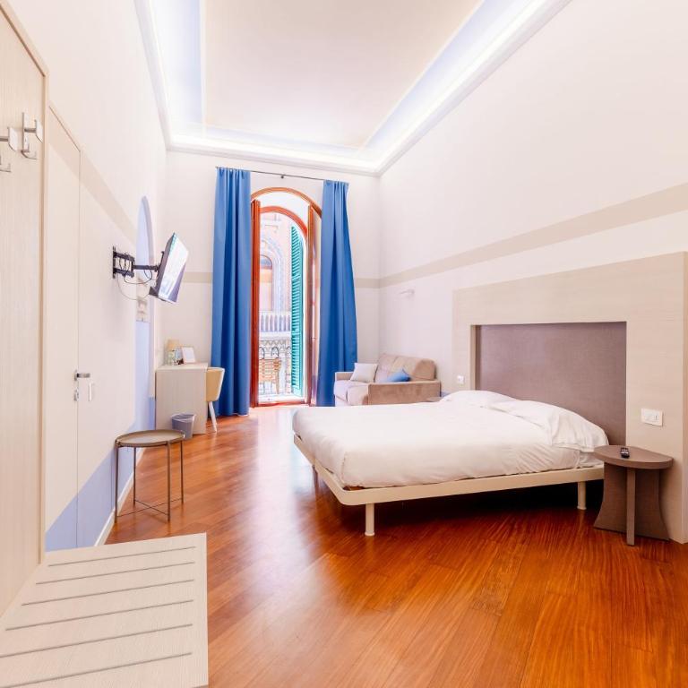 Giuliani Rooms - Camera Tripla con Balcone - 7