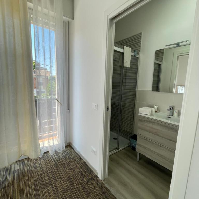 R&B MiDora Modena - Camera King con Balcone - 2
