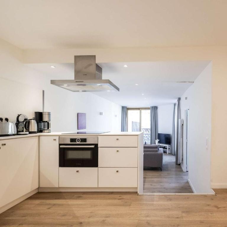 Appart 6 pers. rénové, terrasse sud, ski aux pieds, WiFi, conciergerie - Appartement 2 Chambres - 7