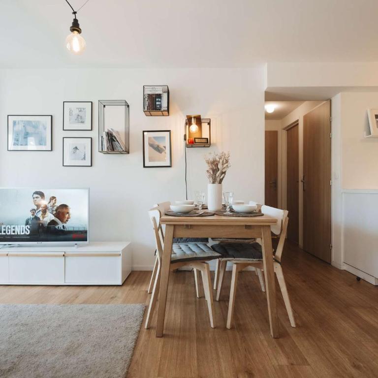Appartement rénové 47m² - 6 pers, proche pistes et commodités, quartier animé, parking inclus - FR-1-545-32 - Apartment - 3