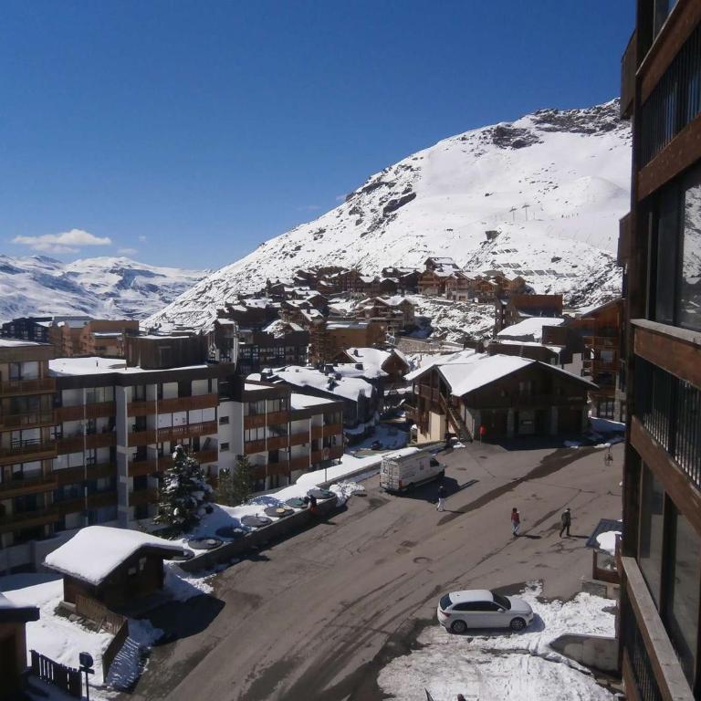 Appartement rénové 47m² - 6 pers, proche pistes et commodités, quartier animé, parking inclus - FR-1-545-32 - Apartment - 24
