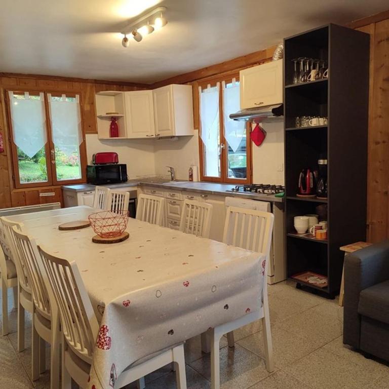 Chalet spacieux 10 pers. avec jardin, cheminée, cuisine équipée à Cohennoz, proche nature - Chalet mit 3 Schlafzimmern - 3