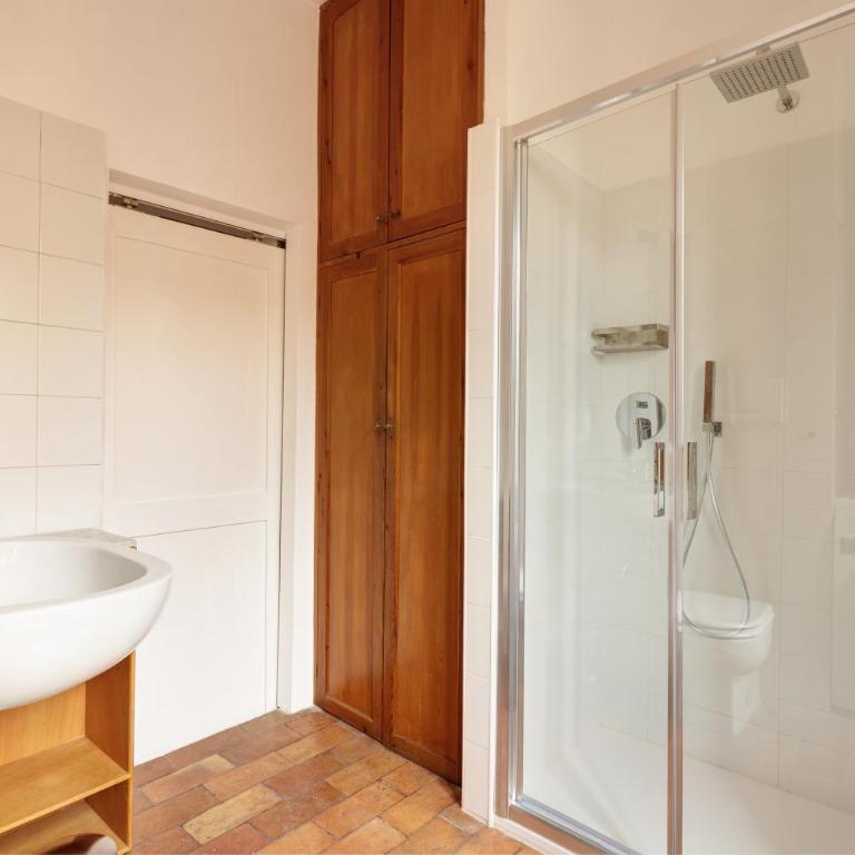 A due passi dal Colosseo Appartamento - Appartamento con 2 Camere da Letto - 3