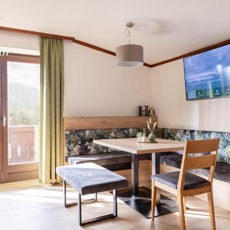 Hackerhof Apartments&Zimmer - Two-Bedroom Deluxe Apartment with Balcony - 7