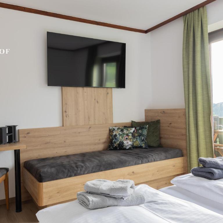 Hackerhof Apartments&Zimmer - Double Room with Balcony - 7