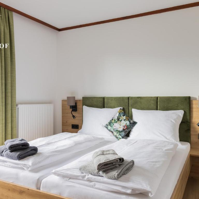 Hackerhof Apartments&Zimmer - Double Room with Balcony - 8