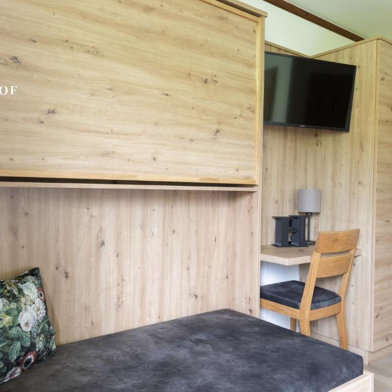 Hackerhof Apartments&Zimmer - Classic Quadruple Room - 6