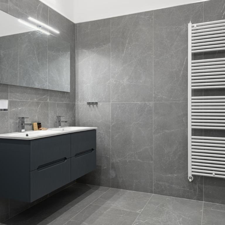 Borghese Palace Luxury Apartment - Three-Bedroom Premium Apartment with Balcony - 18
