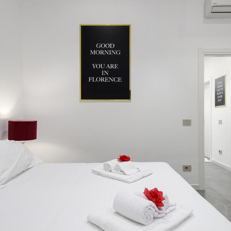 Borghese Palace Luxury Apartment - Three-Bedroom Premium Apartment with Balcony - 14