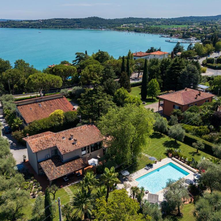 Villa El Perlè, Padenghe sul Garda by Geco Vacation Rentals - Villa con piscina privada - 57