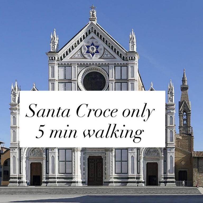 Borghese Palace Luxury Apartment - Three-Bedroom Premium Apartment with Balcony - 33