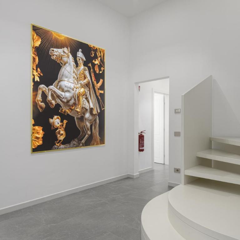 Borghese Palace Luxury Apartment - Three-Bedroom Premium Apartment with Balcony - 21