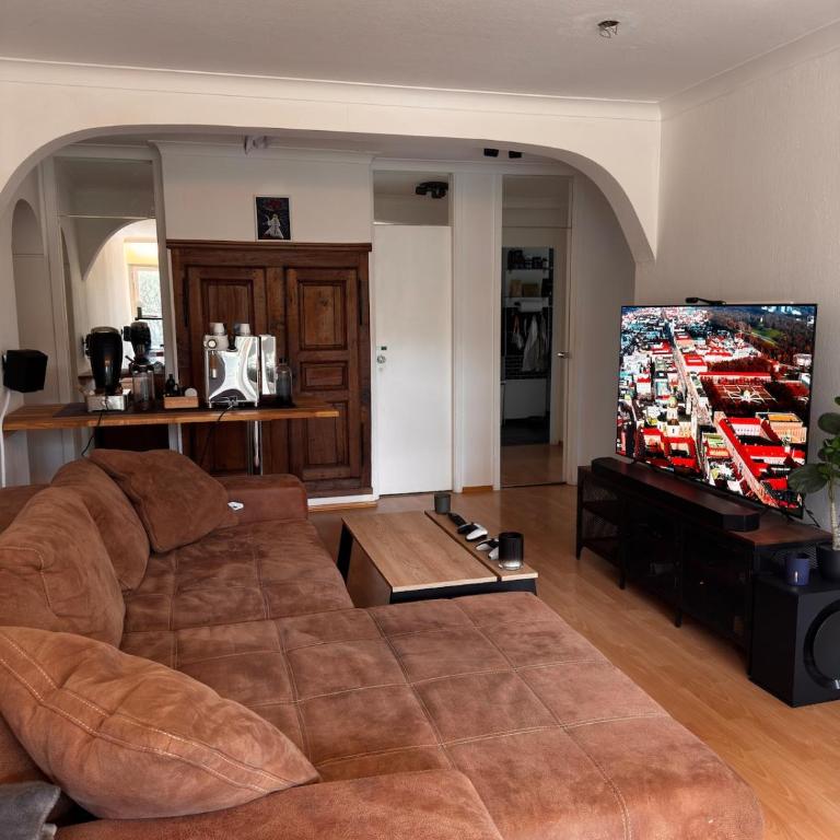 Luxury garden apartment Arabella Park 15 minutes to the city Oktoberfest - Three-Bedroom Apartment - 21