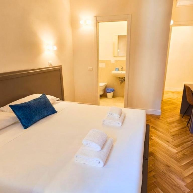 Central & Comfort apartments - Duomo views - Four-Bedroom Deluxe Apartment - 9