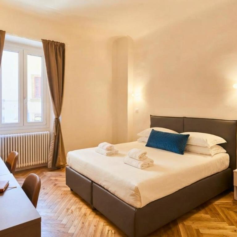 Central & Comfort apartments - Duomo views - Four-Bedroom Deluxe Apartment - 2