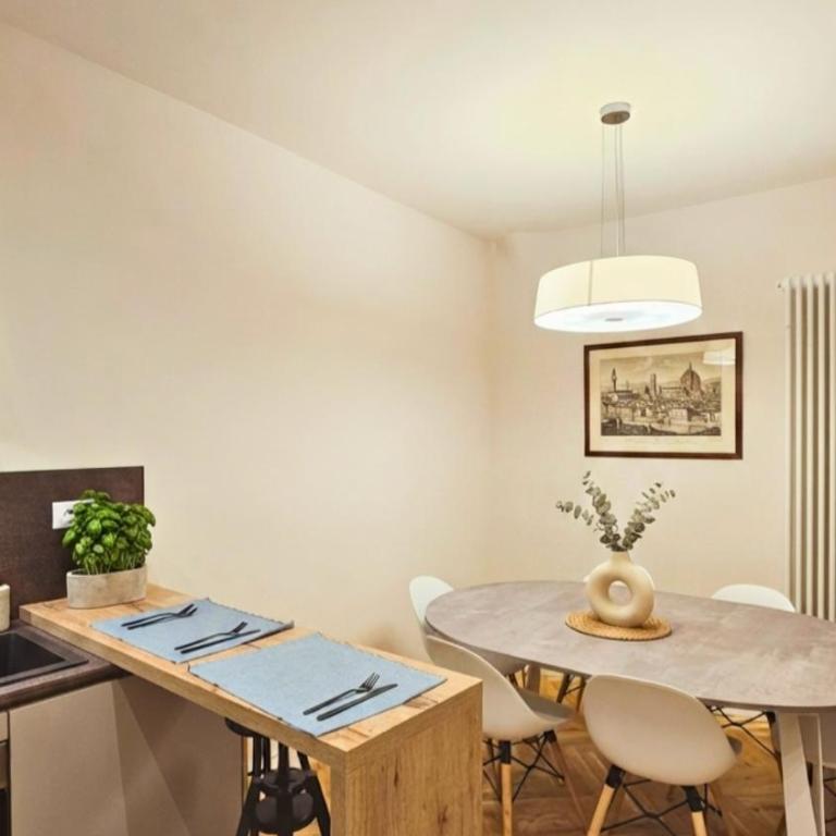 Central & Comfort apartments - Duomo views - Four-Bedroom Deluxe Apartment - 7
