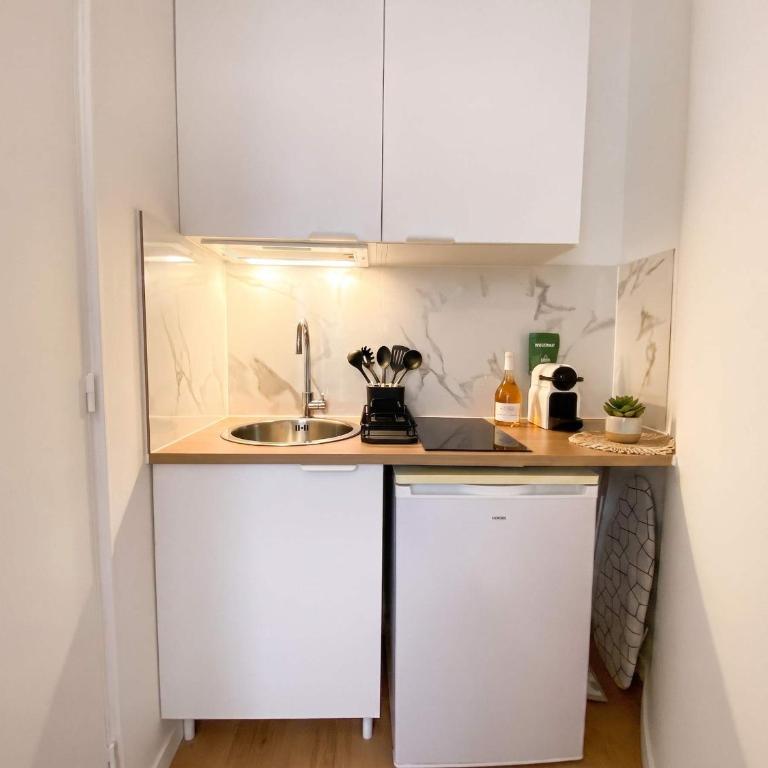 New 111 Suite Laetitia - Cosy Apartment Paris Center - Studio - 2