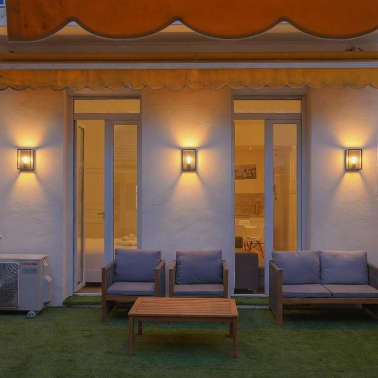 FRGK LE Hoche Luxury 2BR - Large Terrace - 2 min Palais - Apartment mit 2 Schlafzimmern und Terrasse - 1