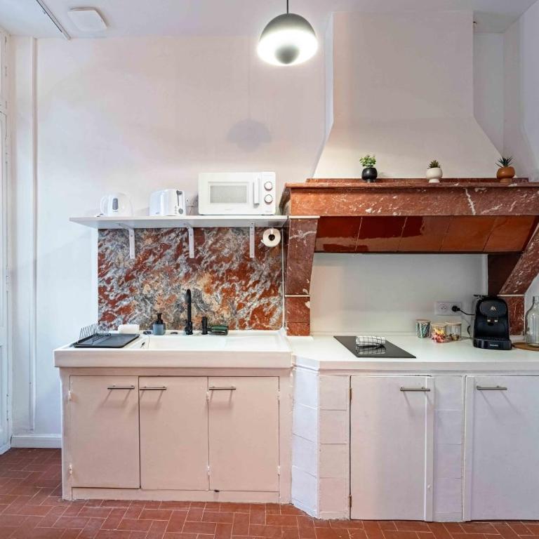 Les Suites du 48J Design 7 Suites Clim et kitchenette centre ville - Suite avec Balcon - 10