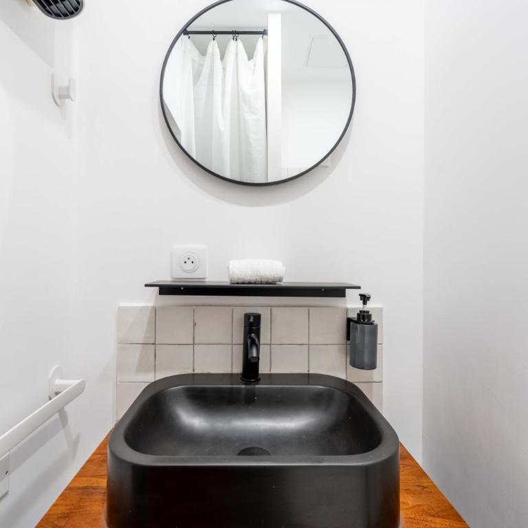 Les Suites du 48J Design 7 Suites Clim et kitchenette centre ville - Suite avec Balcon - 16