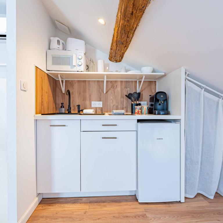 Les Suites du 48J Design 7 Suites Clim et kitchenette centre ville - Suite Familiale - 13