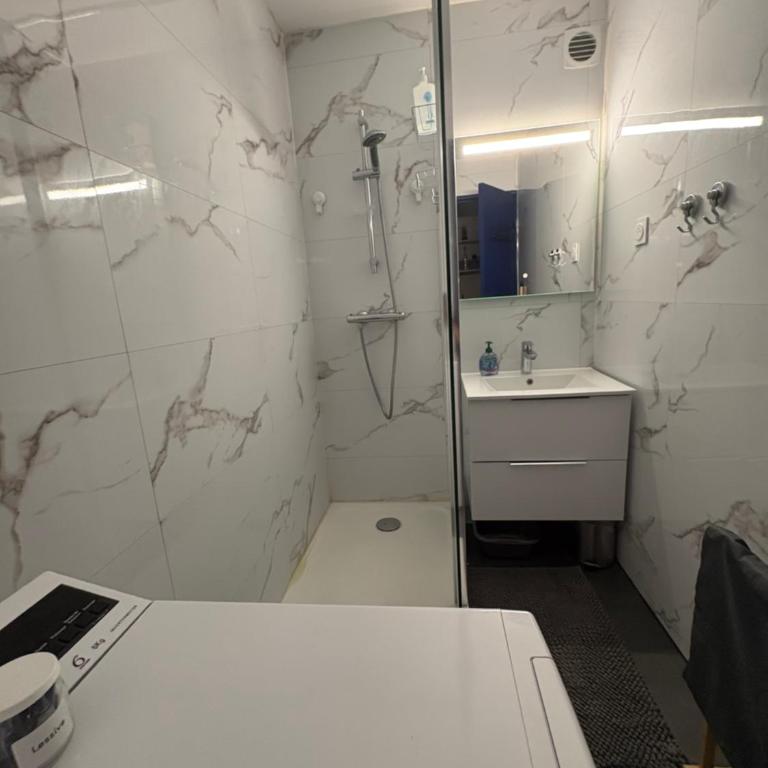 T2 lumineux avec vue dégagée et piscine - Appartement 1 Chambre - 24