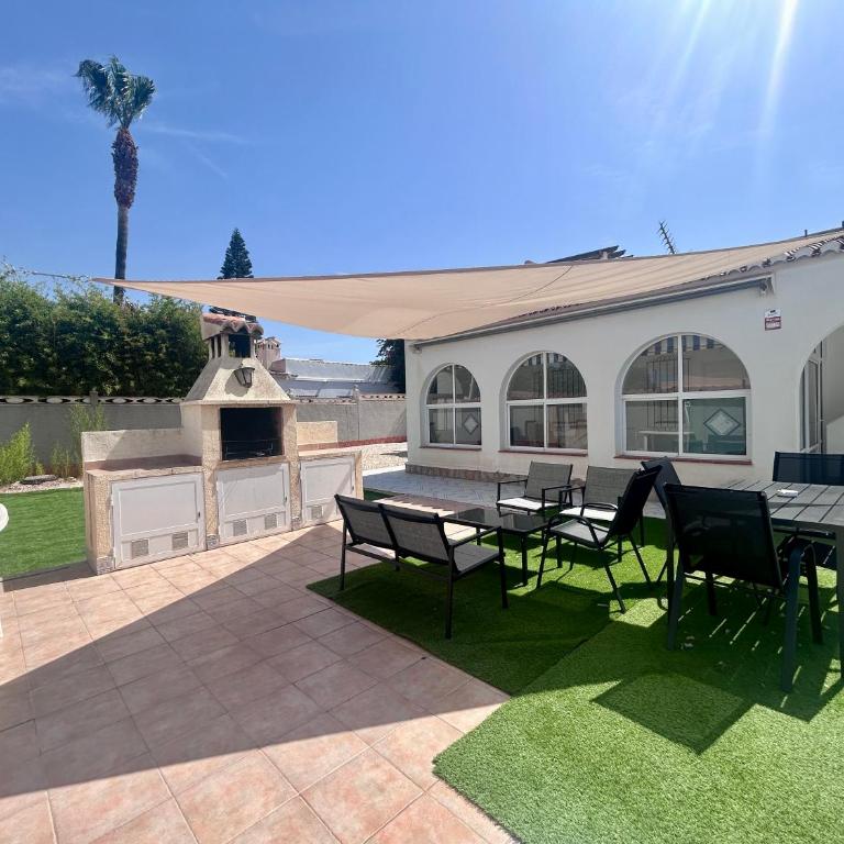 Villa with Pool, Chill-Out & BBQ - Haus mit 4 Schlafzimmern - 2