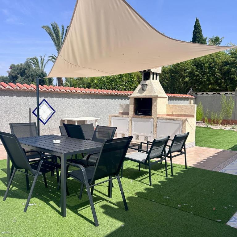 Villa with Pool, Chill-Out & BBQ - Haus mit 4 Schlafzimmern - 74