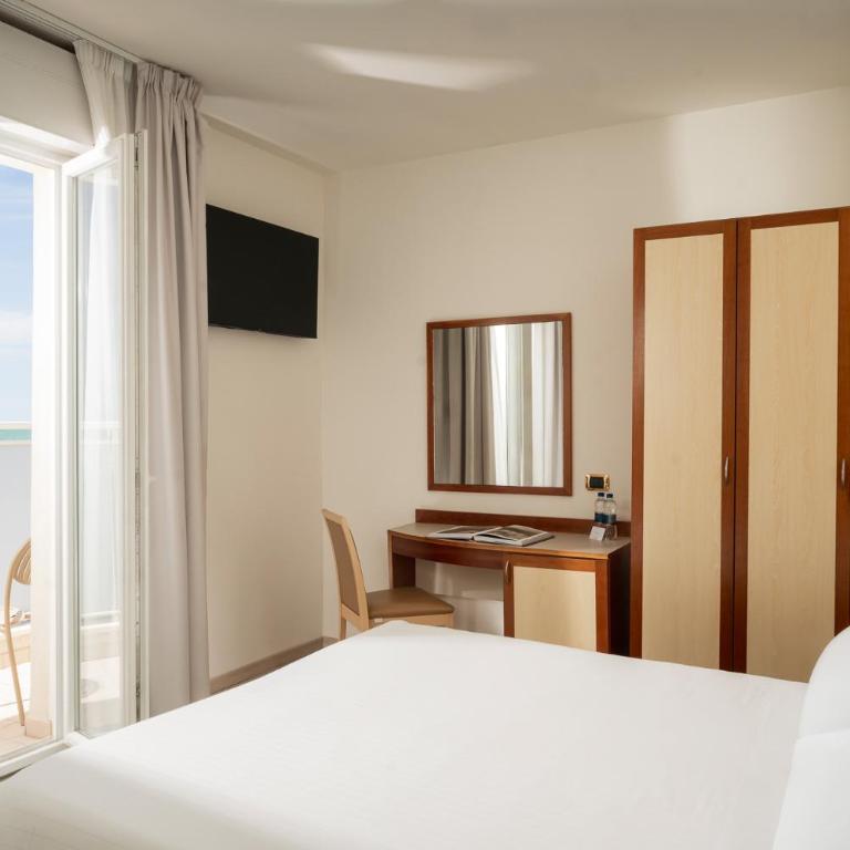 Hotel Bikini - Suite con 2 Camere da Letto e Vista Mare - 2