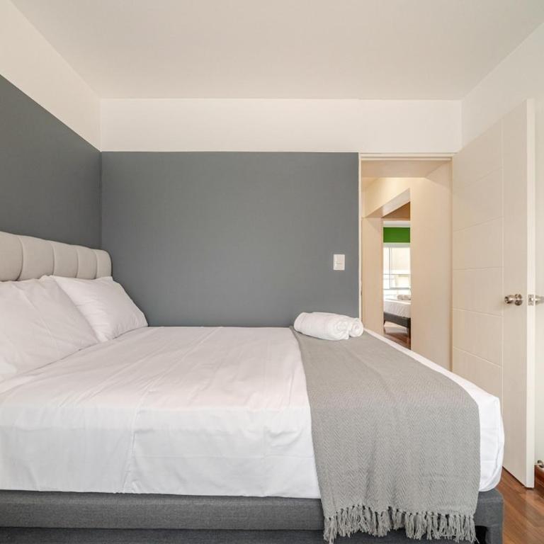 Exclusive Apartment in Miraflores - Three-Bedroom Superior Apartment - 32