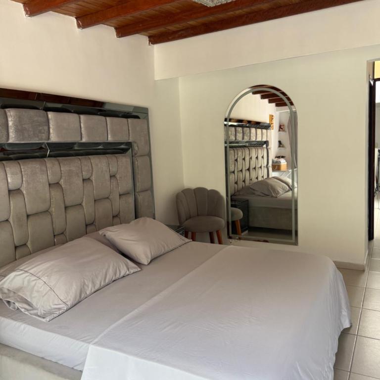 Oxford House Hostel - Double Room with Private Bathroom - 10