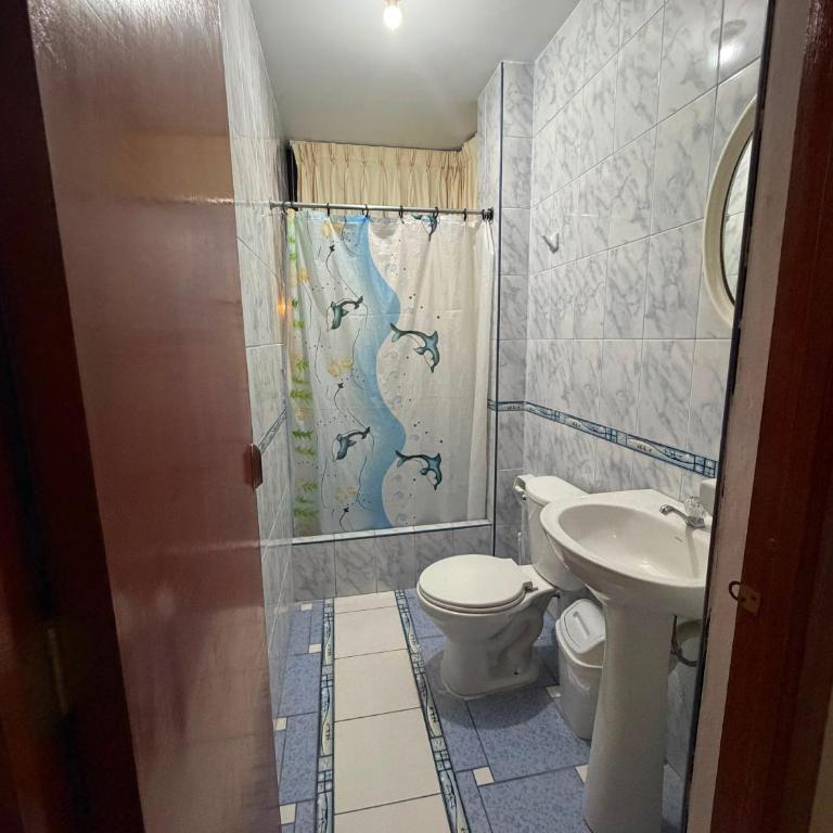 Hospedaje Las Casuarinas - Family Room with Private Bathroom - 4