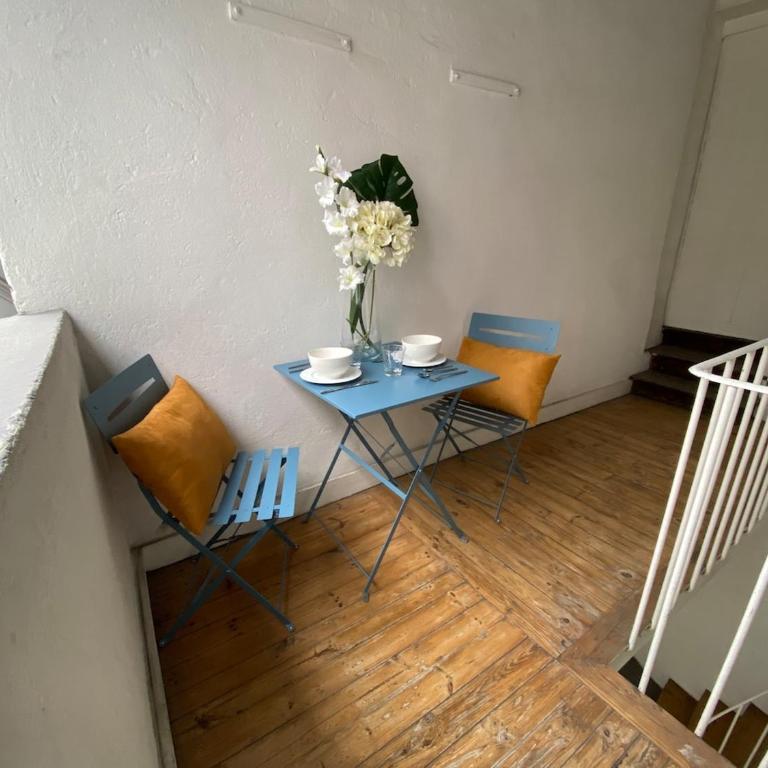 Le Ballainvillier - Appart calme en centre-ville - Apartment - 17