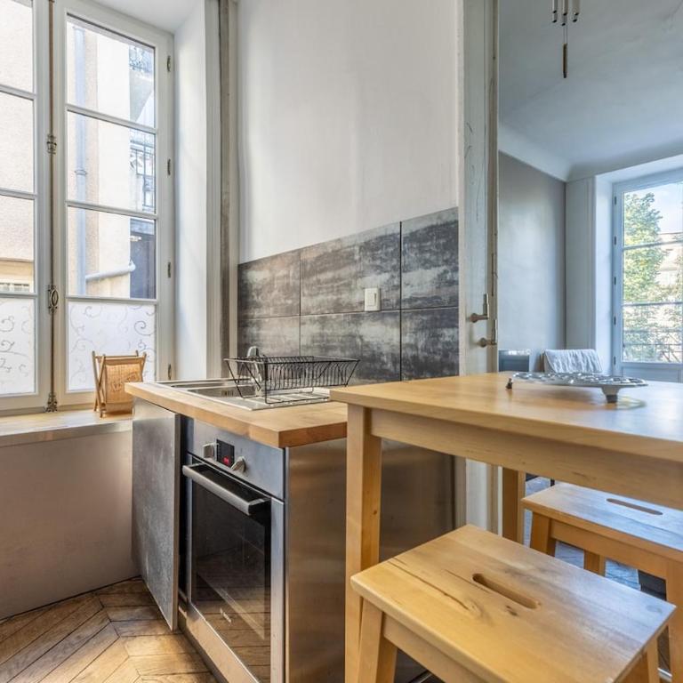 Herem Charme de l ancien en centre ville - Apartment - 26