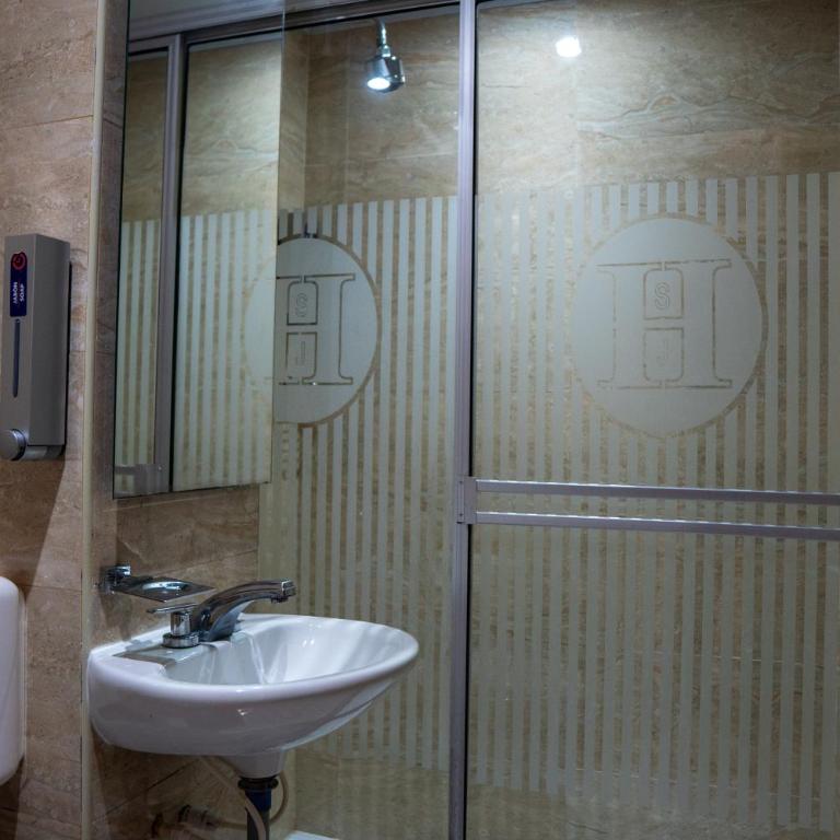 Hotel ByHours Las Américas - Habitación Doble Estándar - 16