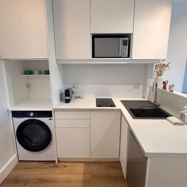 Bright flat with terrace & vue on Canal St Martin - Appartement avec Vue et Balcon - 24