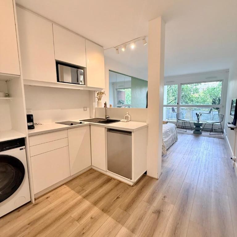 Bright flat with terrace & vue on Canal St Martin - Appartement avec Vue et Balcon - 10