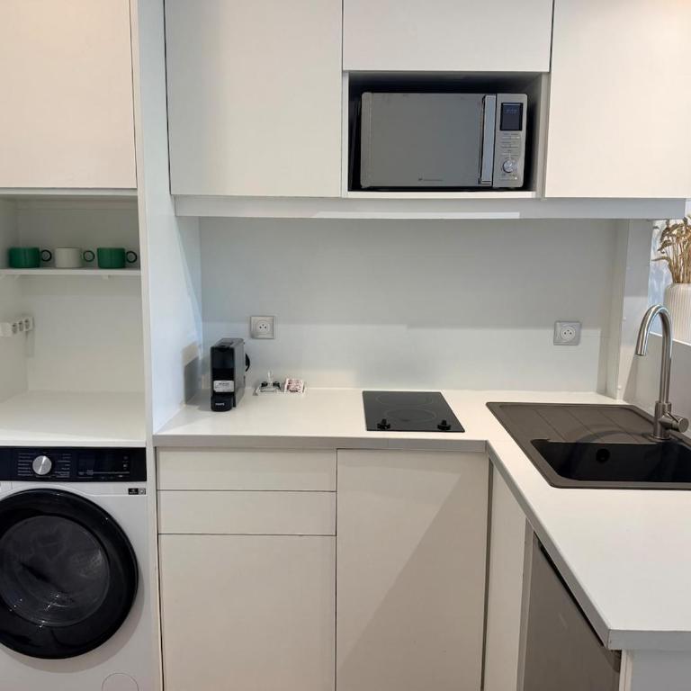 Bright flat with terrace & vue on Canal St Martin - Appartement avec Vue et Balcon - 11