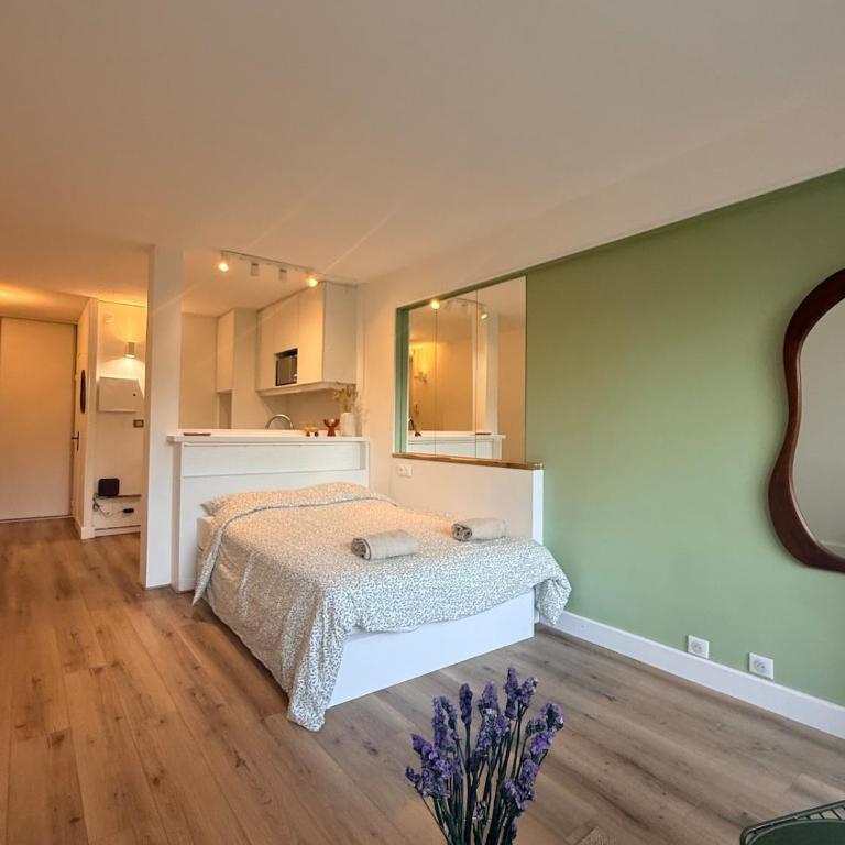 Bright flat with terrace & vue on Canal St Martin - Appartement avec Vue et Balcon - 22