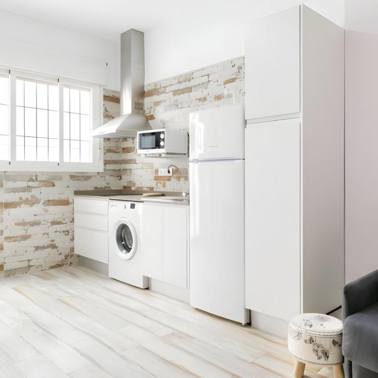 Apartamento central cerca de la playa con Aire acondicionado - Apartment - 12