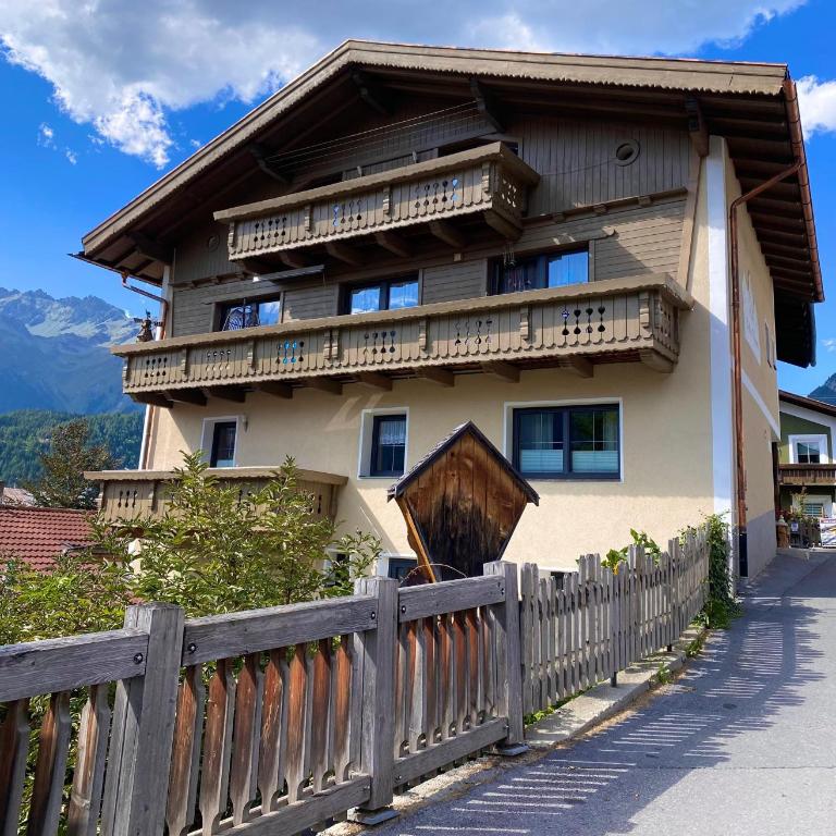 Haus Dilitz-Theiner - Bachblüte - Apartment mit Balkon - Erdgeschoss - 2