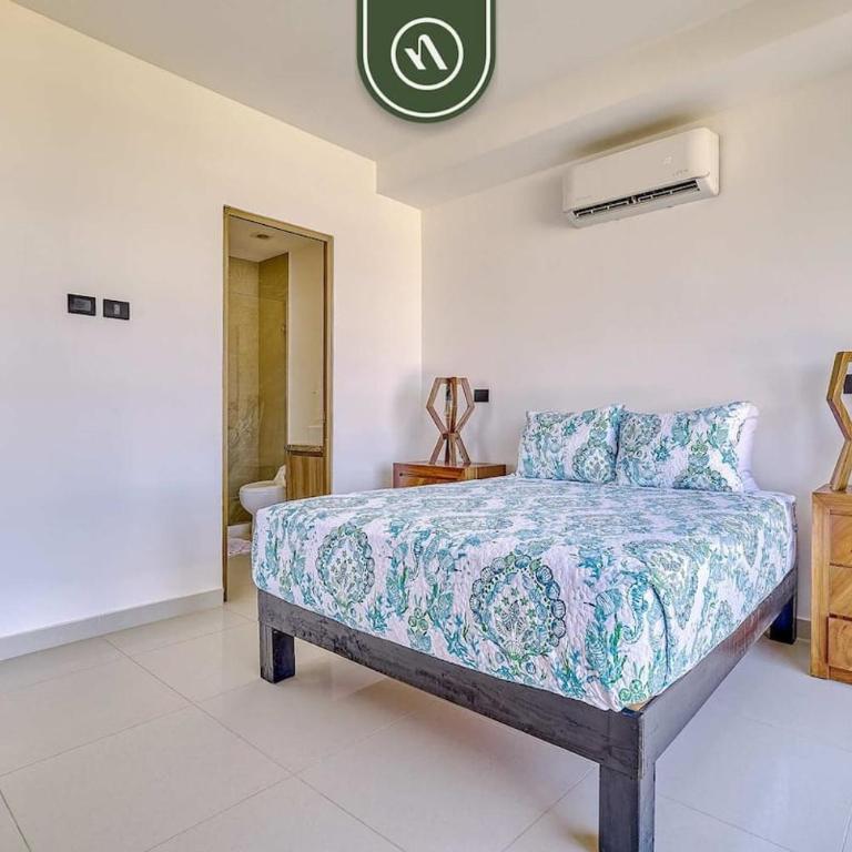 Equipped 1BR Condo with Private Balcony - Pool - Casa - 22
