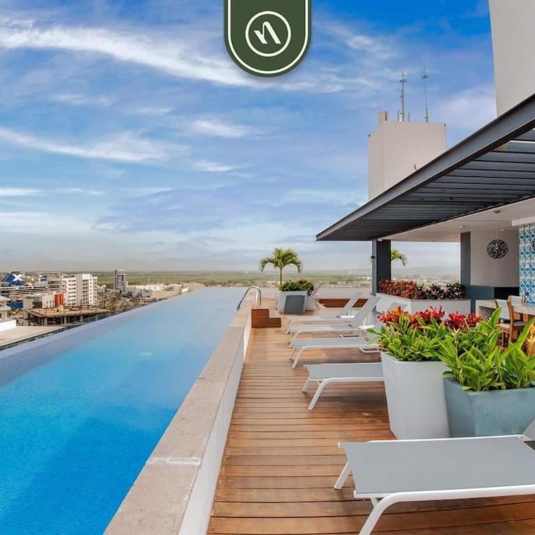 Equipped 1BR Condo with Private Balcony - Pool - Casa - 46