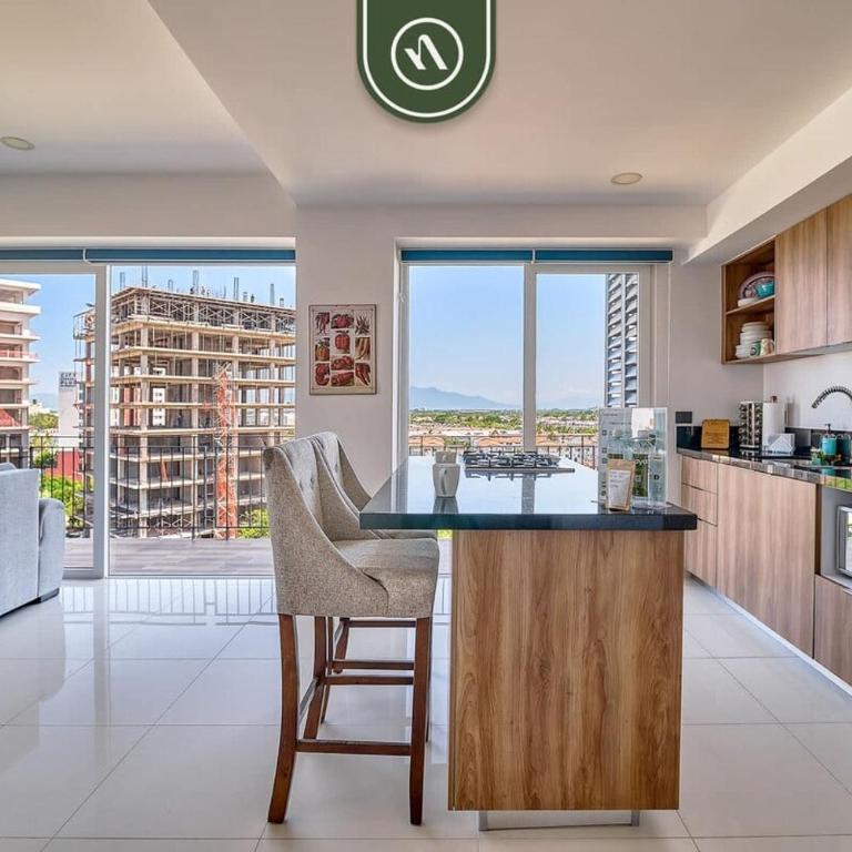 Equipped 1BR Condo with Private Balcony - Pool - Casa - 11