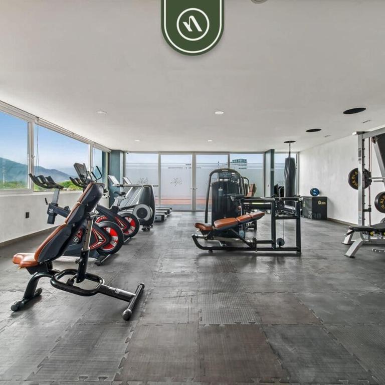 Equipped 1BR Condo with Private Balcony - Pool - Casa - 29