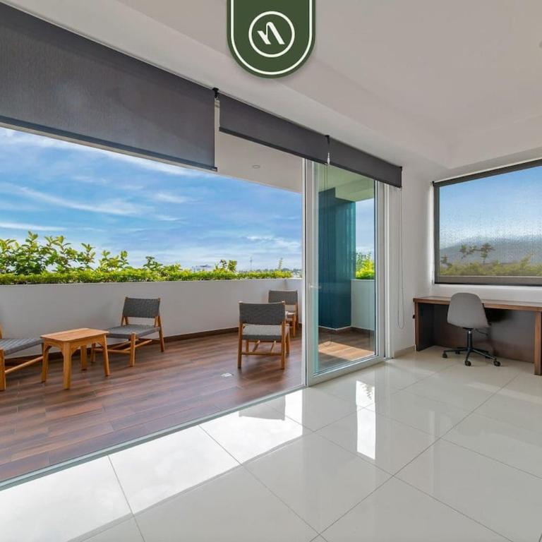 Equipped 1BR Condo with Private Balcony - Pool - Casa - 37