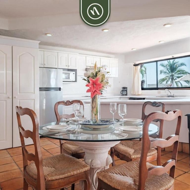 Amazing 2 BR Condo Overlooking the Pool - Romantic Zone - Casa - 6