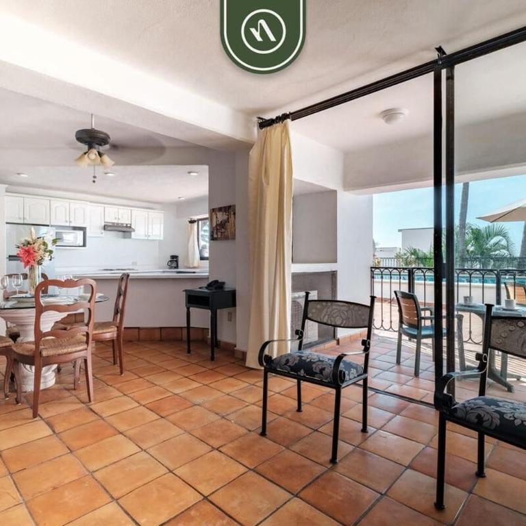 Amazing 2 BR Condo Overlooking the Pool - Romantic Zone - Casa - 7